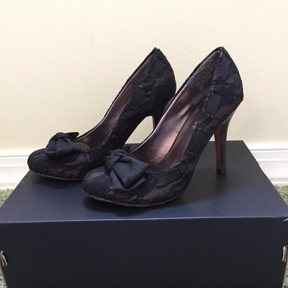 Nine West Black Lace Heels